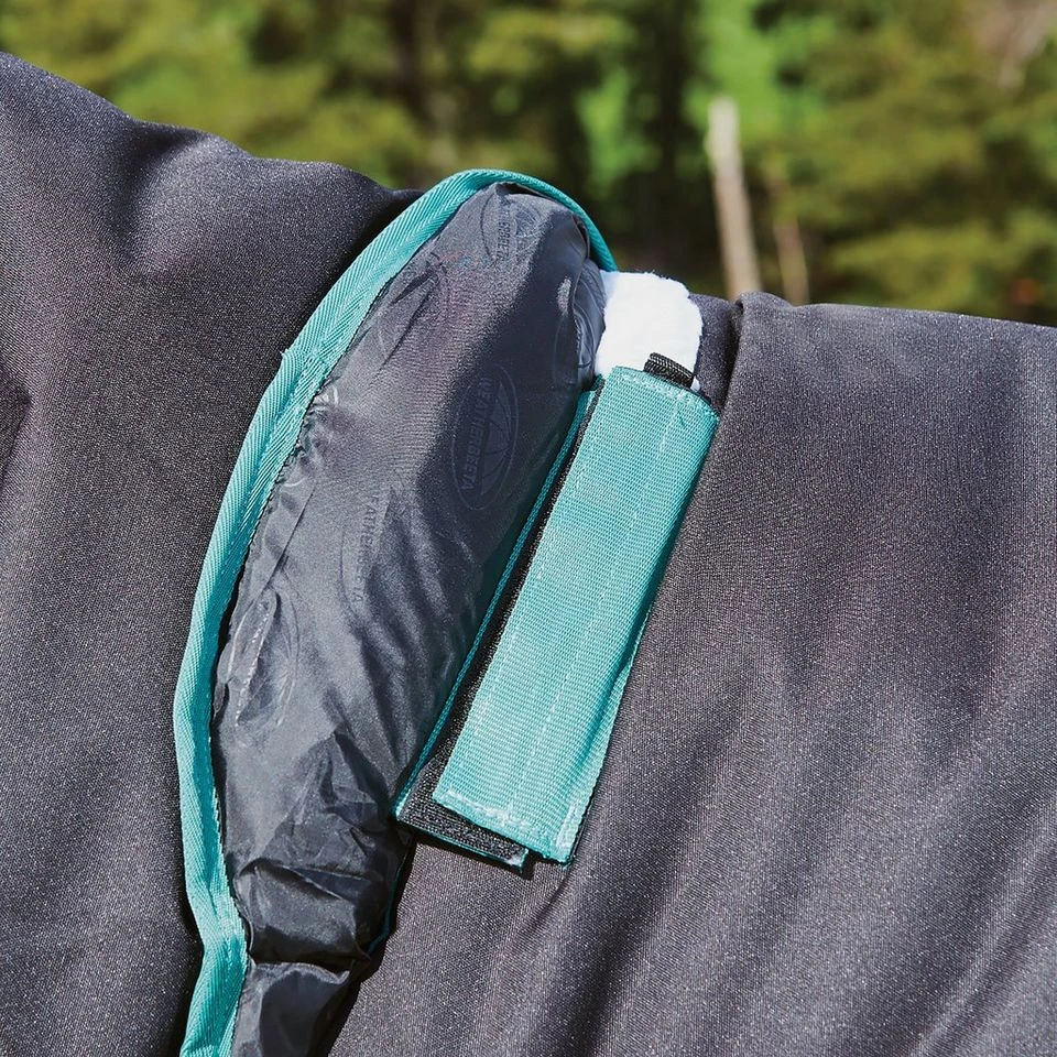 Weatherbeeta Green-Tec 900D 220g Medium Weight Detach-A-Neck Turnout Rug 9 Weatherbeeta Green-Tec 900D 220g Medium Weight Detach-A-Neck Turnout Rug - Image 7
